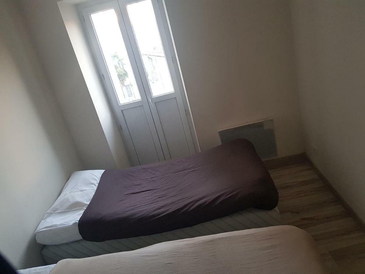 13 Rue De La Fontaine F11 Apartment Lourdes Luaran gambar